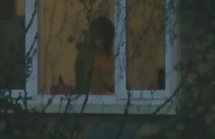 XXX Todas las novias internas xxx gay de latinos comparten semen en esta película de trío
