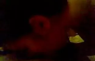 XXX Hermosas videos gays hispanos piernas y laca roja.