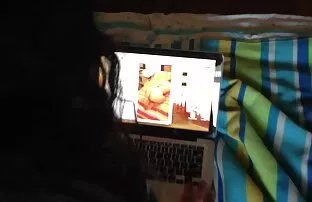 XXX Linda chica porno gay en audio latino en Green Sox es follada por el culo